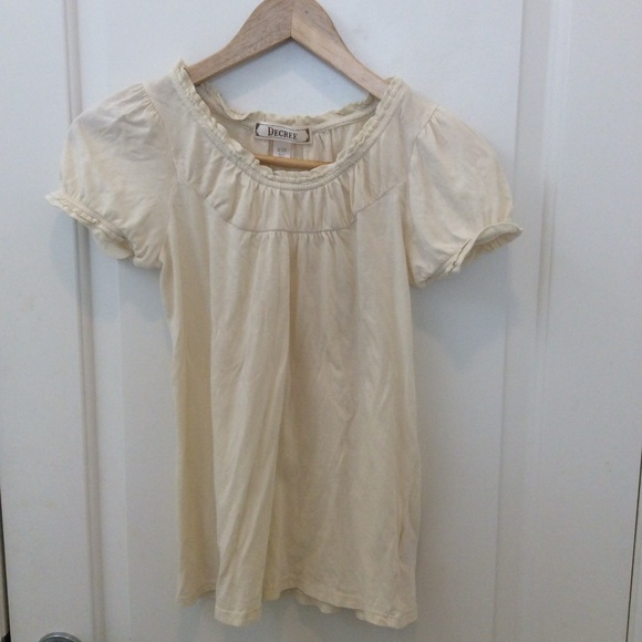 Cute Gray Vest with Cream Top - Picture 4 of 4